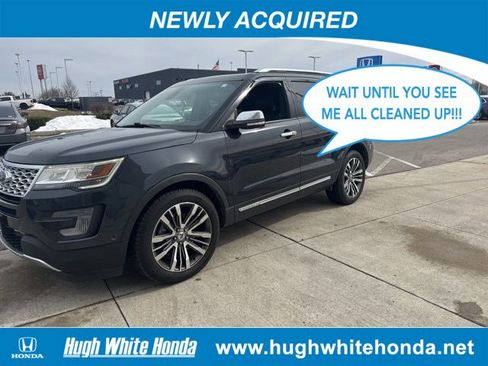 Used 2017 Ford Explorer Platinum image 2