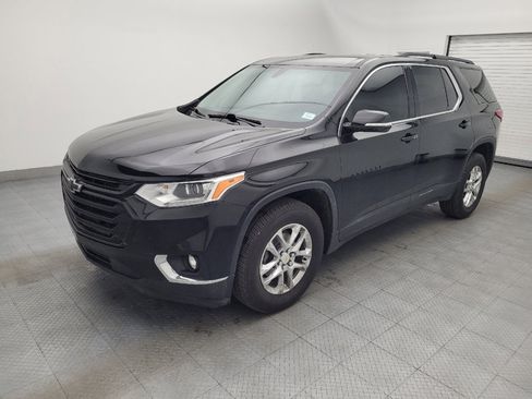 Used 2019 Chevrolet Traverse LT w/ LPO, Blackout Package AWD/4WD image 2