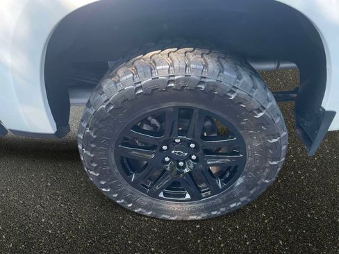 Used 2022 Chevrolet Silverado 1500 RST AWD/4WD image 7