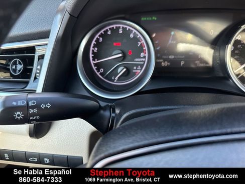 Used 2018 Toyota Camry XLE image 17