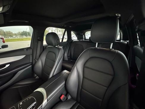 Used 2022 Mercedes-Benz GLC 300 image 13