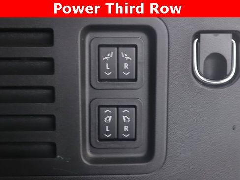 Used 2025 Chevrolet Traverse RS w/ LPO, Floor Liner Package image 33