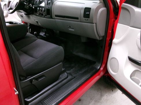 Used 2014 Chevrolet Silverado 2500 W/T w/ Snow Plow Prep Package AWD/4WD image 25