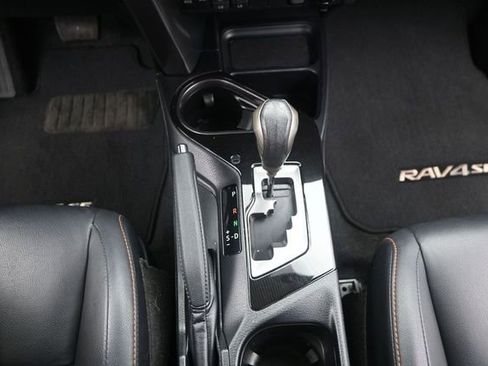 Used 2018 Toyota RAV4 SE w/ Power Extra Value Package FWD image 10