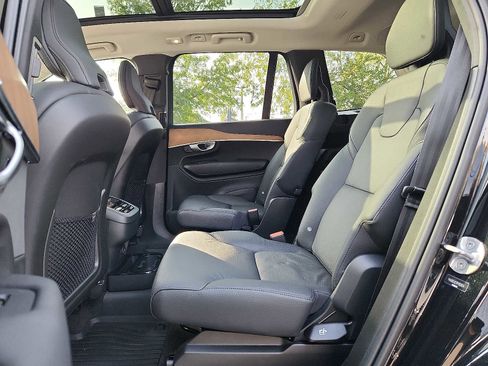 Certified 2024 Volvo XC90 B6 Plus w/ Protection Package Premier image 10