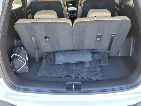 Used 2025 Kia Sorento SX Prestige w/ Olive Brown Leather Package image 8