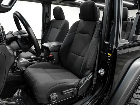 Used 2021 Jeep Wrangler Sport AWD/4WD image 40