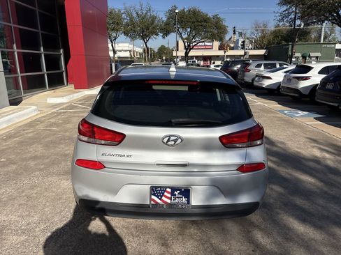 Used 2018 Hyundai Elantra GT w/ Style Package 02 image 5