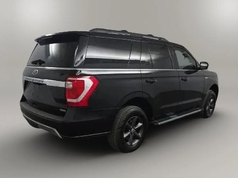 Used 2019 Ford Expedition XLT w/ Equipment Group 202A image 4