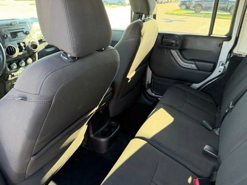 Used 2018 Jeep Wrangler Unlimited Sport S AWD/4WD image 21