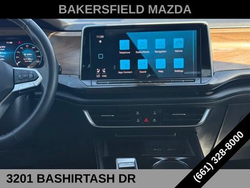 Used 2024 Volkswagen Atlas SE AWD/4WD image 21