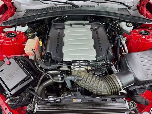Used 2019 Chevrolet Camaro SS RWD image 31