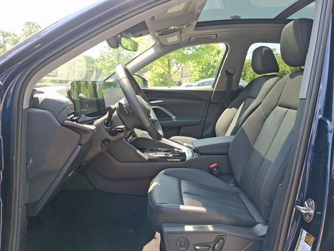 Certified 2025 Audi Q5 Premium w/ Convenience Package AWD/4WD image 13