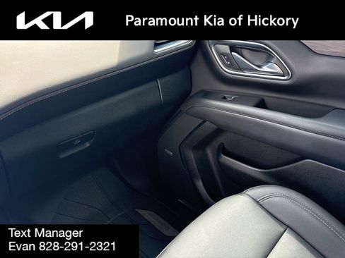 Used 2023 Chevrolet Tahoe Z71 w/ Luxury Package AWD/4WD image 31