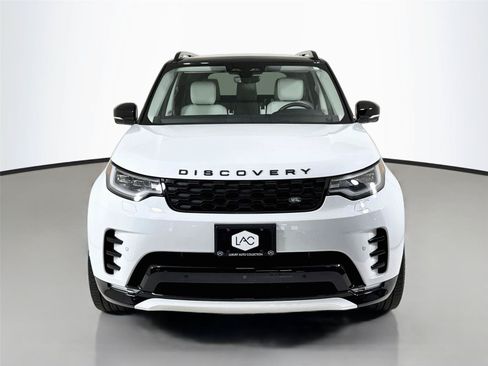 Used 2025 Land Rover Discovery Dynamic SE AWD/4WD image 11