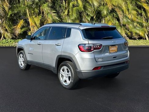 Used 2023 Jeep Compass Latitude image 7