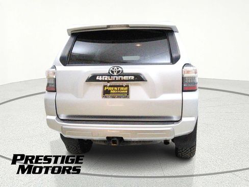 Used 2019 Toyota 4Runner TRD Off-Road Premium AWD/4WD image 7