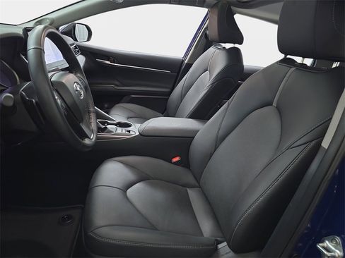 Used 2024 Toyota Camry XSE w/ Navigation Package image 17