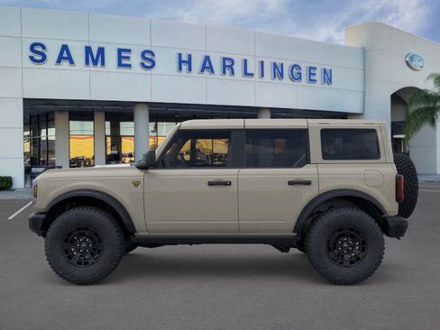 New 2026 Ford Bronco Badlands image 3