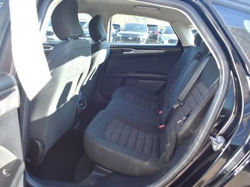 Used 2017 Ford Fusion SE w/ Fusion SE Technology Package FWD image 33
