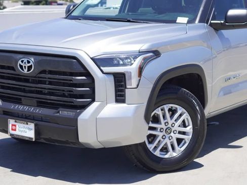 Used 2022 Toyota Tundra SR5 w/ SR5 Premium Package RWD image 5