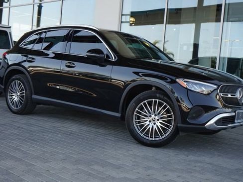 Certified 2026 Mercedes-Benz GLC 300 image 1