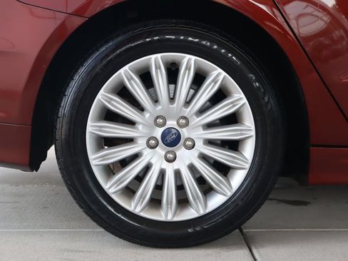 Used 2015 Ford Fusion SE FWD image 11