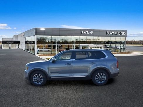 Used 2024 Kia Telluride LX AWD/4WD image 6