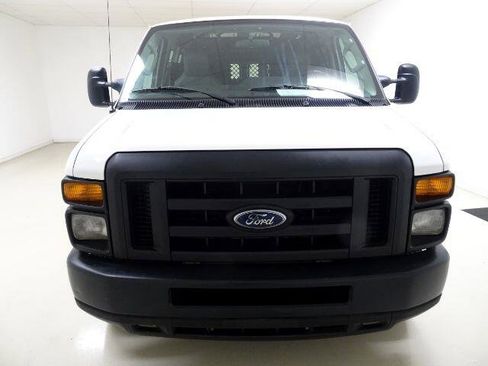 Used 2009 Ford E-150 and Econoline 150 image 2