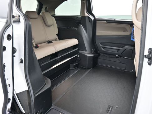 Used 2024 Honda Odyssey EX-L image 37