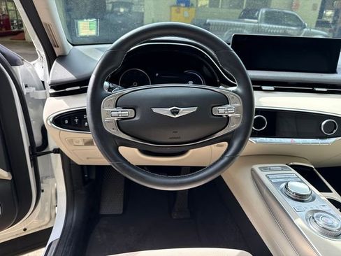 Used 2023 Genesis GV70 2.5T w/ Select Package AWD/4WD image 17