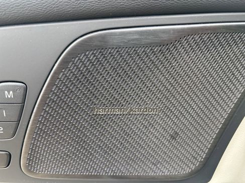 Certified 2024 Volvo XC60 T8 Ultimate w/ Protection Package Premier image 16