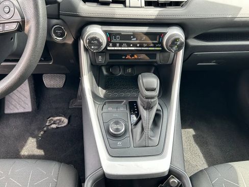 Used 2025 Toyota RAV4 XLE AWD/4WD image 26