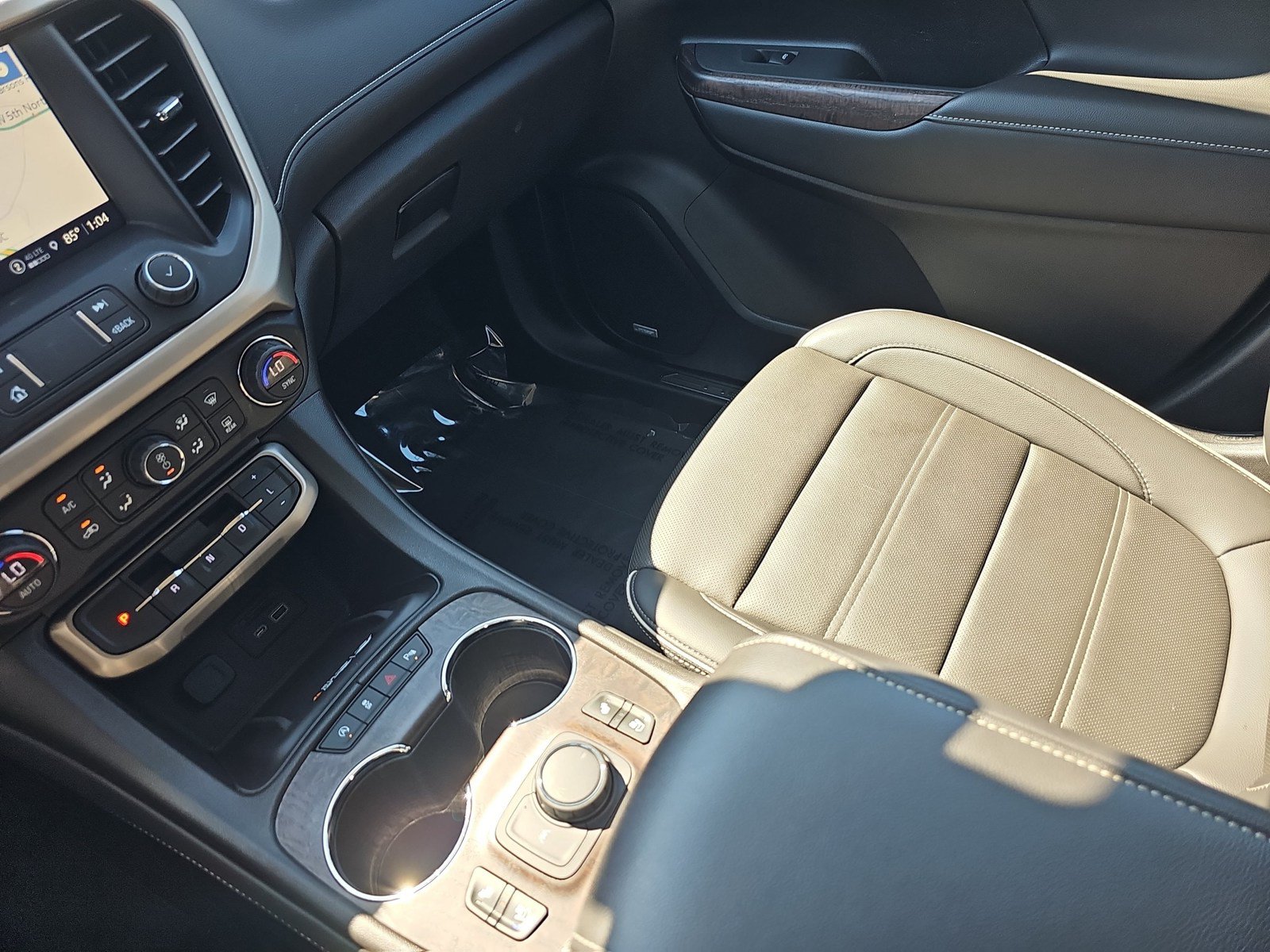 Used 2023 GMC Acadia Denali w/ Denali Ultimate Package FWD image 22