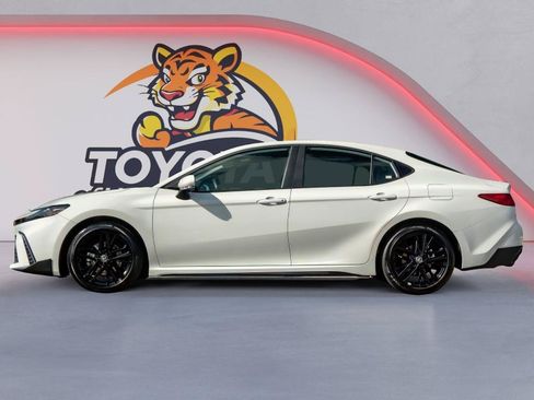 Certified 2026 Toyota Camry SE FWD image 8