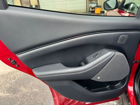 Used 2021 Ford Mustang Mach-E Premium image 31