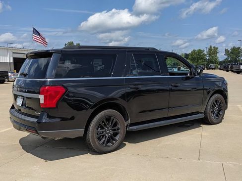 Used 2024 Ford Expedition Max XLT AWD/4WD image 3