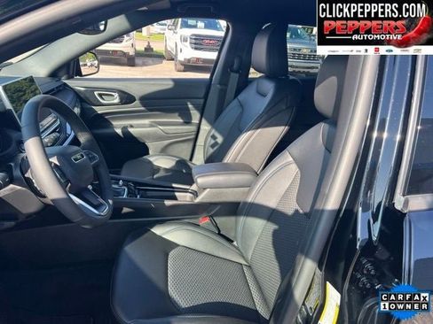 Used 2026 Jeep Compass Latitude AWD/4WD image 12