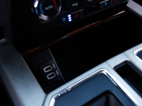 Used 2020 Ford F150 Lariat image 45