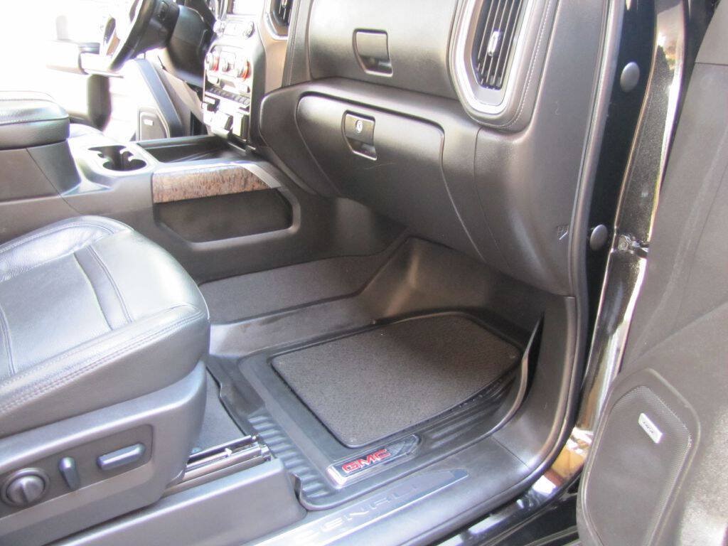 Used 2023 GMC Sierra 3500 Denali w/ Denali Black Diamond Edition AWD/4WD image 21