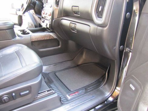 Used 2023 GMC Sierra 3500 Denali w/ Denali Black Diamond Edition AWD/4WD image 21