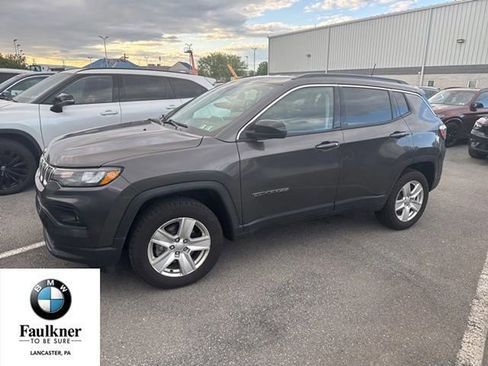 Used 2022 Jeep Compass Latitude w/ Convenience Group AWD/4WD image 1