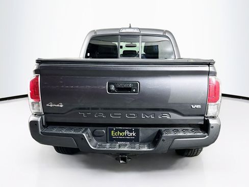 Used 2016 Toyota Tacoma Limited image 7