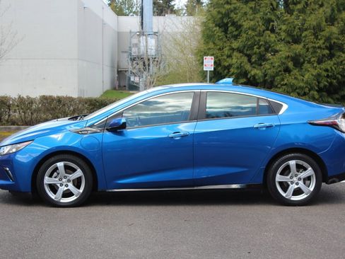 Used 2016 Chevrolet Volt LT image 2