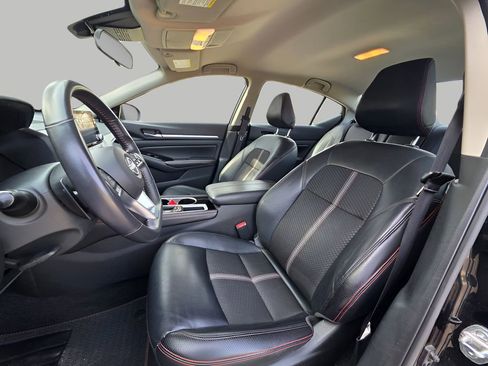Used 2024 Nissan Altima 2.5 SR FWD image 17
