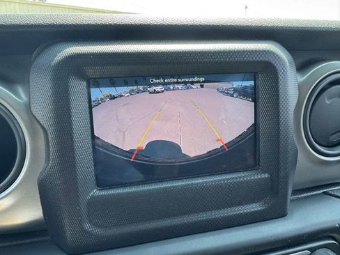 Used 2018 Jeep Wrangler Unlimited Sport S image 42