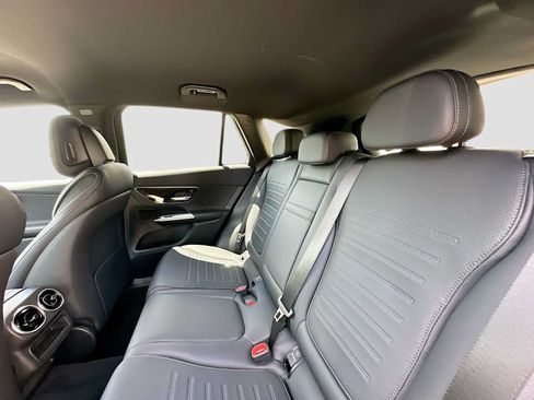 Used 2025 Mercedes-Benz GLC 300 4MATIC w/ AMG Line image 24