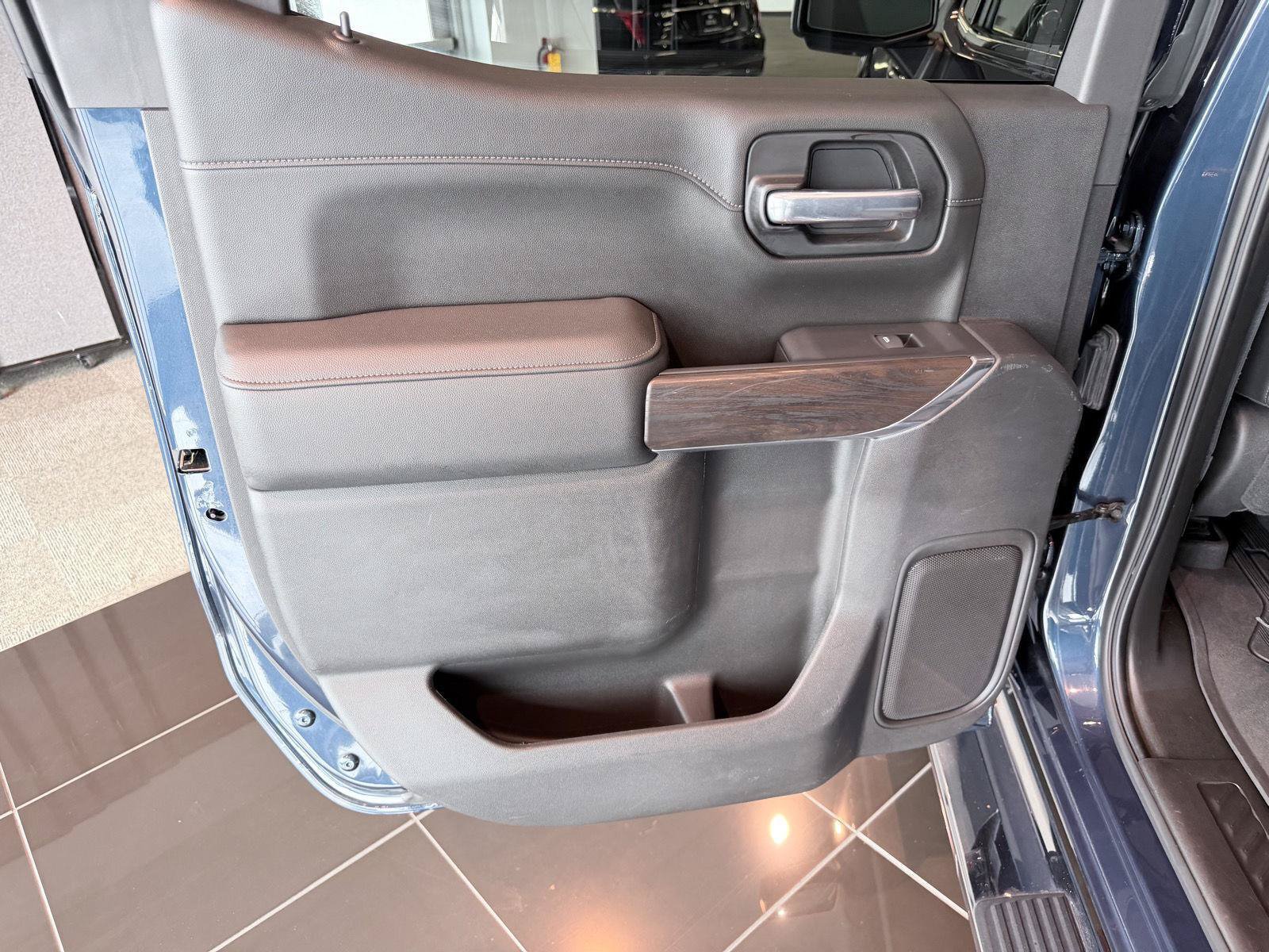 Used 2021 GMC Sierra 1500 SLT w/ SLT Premium Package AWD/4WD image 20