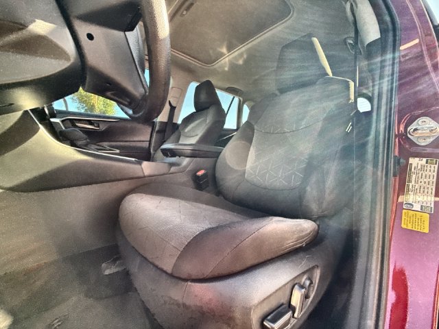 Used 2019 Toyota RAV4 XLE w/ Convenience Package FWD image 11