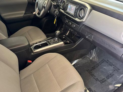 Used 2019 Toyota Tacoma SR5 RWD image 15